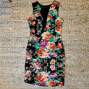 Bodycon mesh floral dress ✨ FREE with other item